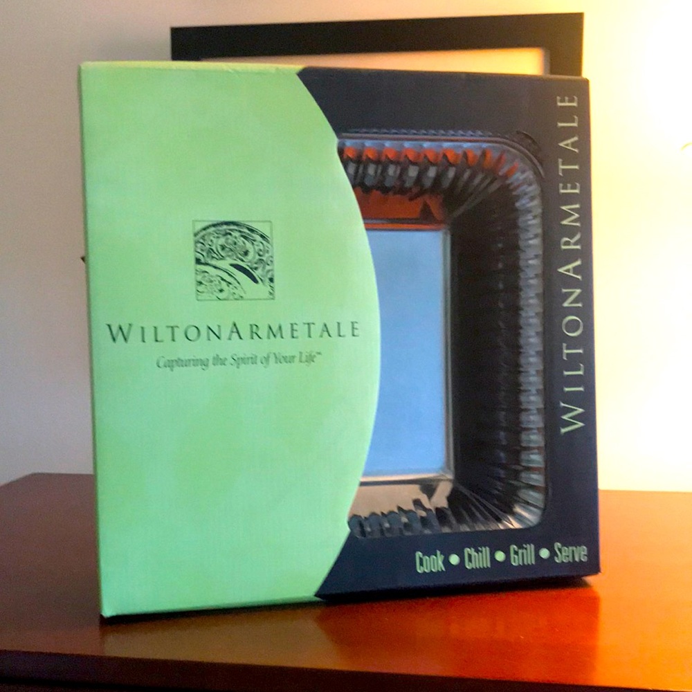 Wilton Armetale 12" square bowl